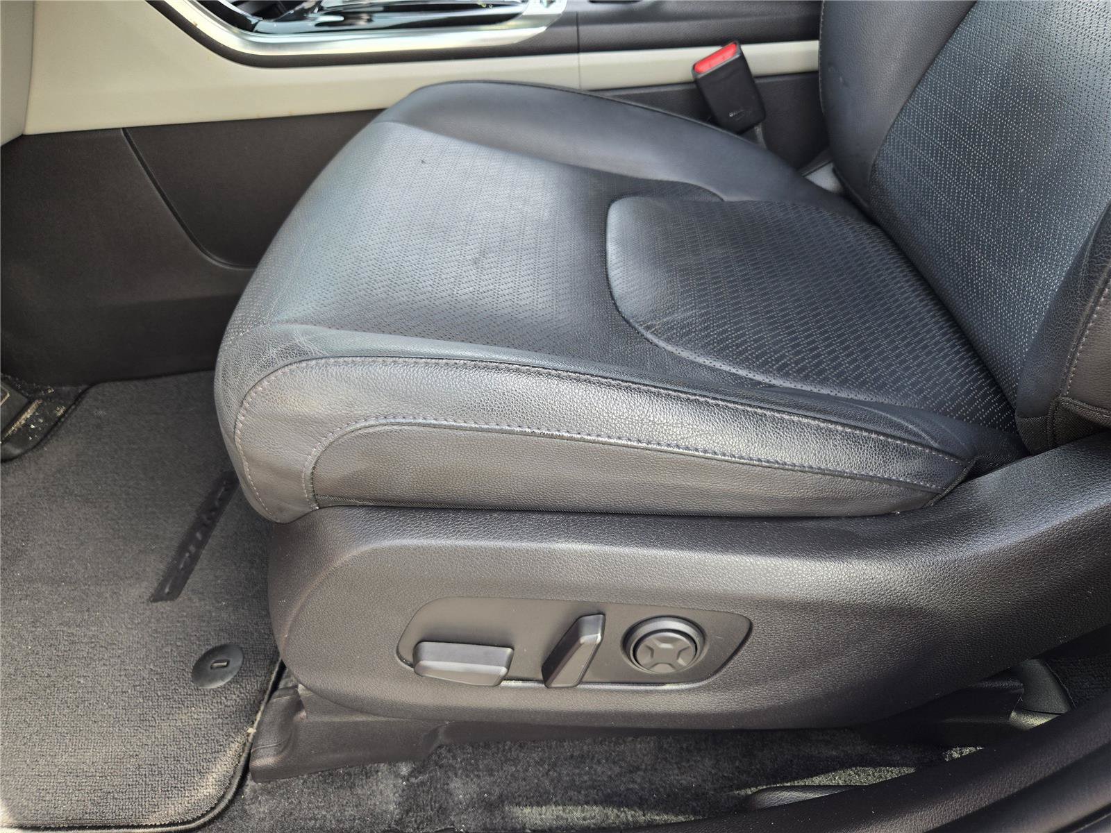 Used 2022 Kia Carnival SX Prestige FWD image 21