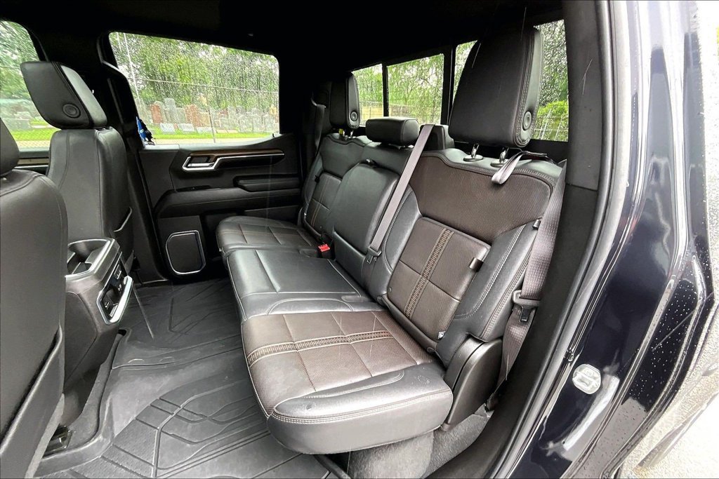 Used 2024 Chevrolet Silverado 1500 High Country w/ High Country Premium Package AWD/4WD image 25