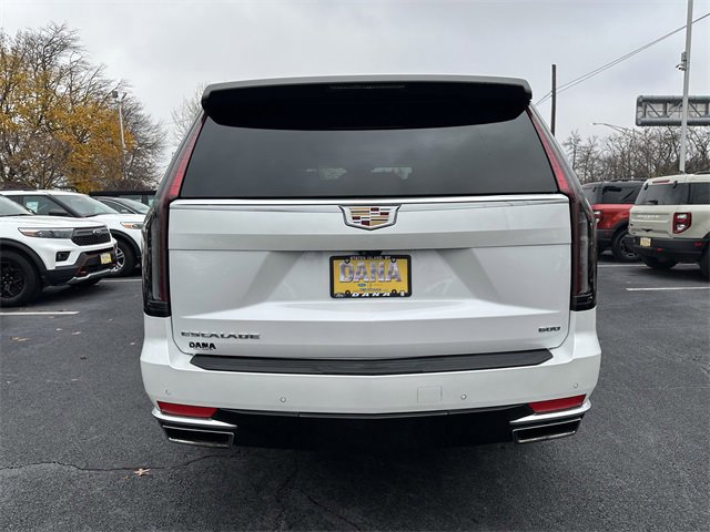Used 2023 Cadillac Escalade ESV Premium Luxury w/ Performance Package image 4