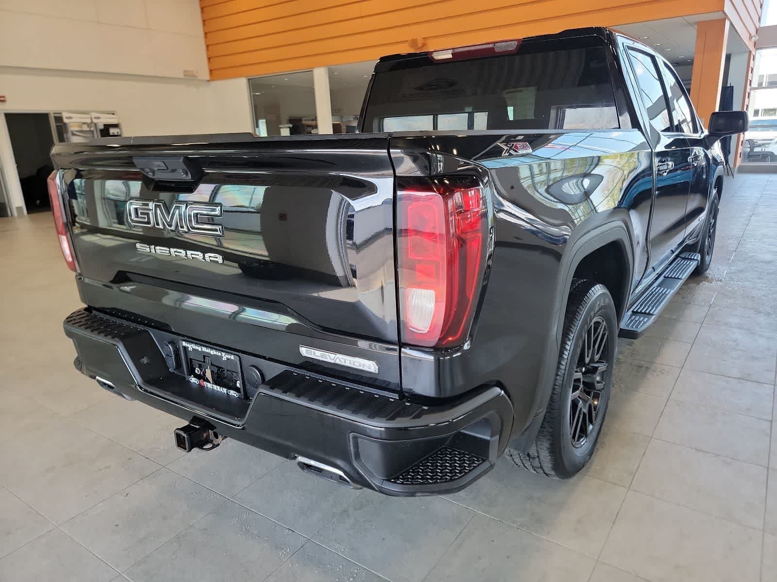 Used 2023 GMC Sierra 1500 Elevation w/ LPO, Elevation Black Package AWD/4WD image 10