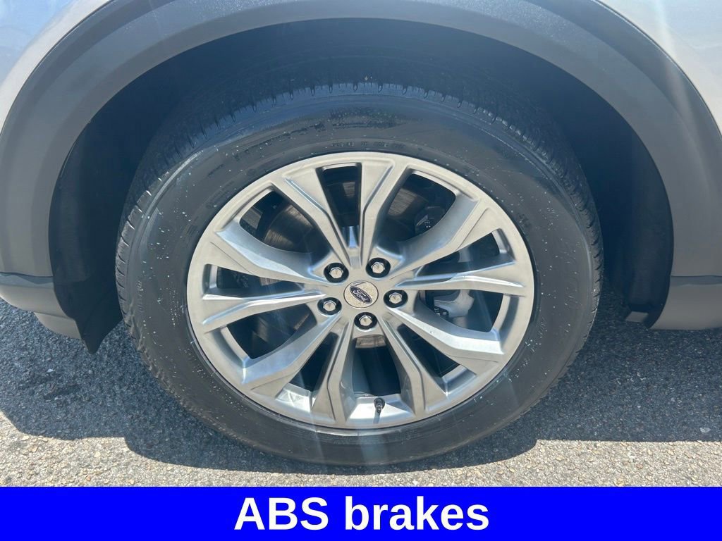 Certified 2022 Ford Explorer XLT w/ Equipment Group 202A image 18