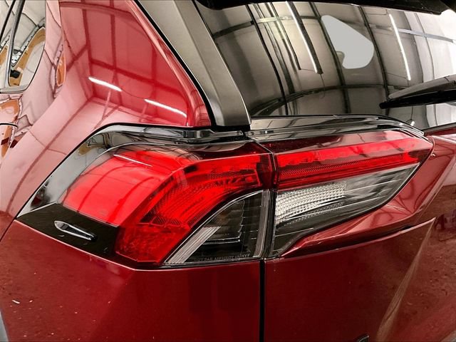 Used 2020 Toyota RAV4 LE w/ All Weather Liner Package AWD/4WD image 28