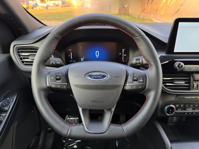 Certified 2025 Ford Escape ST-Line Select AWD/4WD image 34