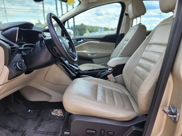 Certified 2017 Ford C-MAX Titanium w/ Equipment Group 301A FWD image 18