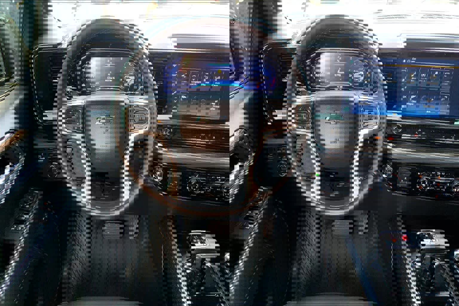 Used 2025 Chevrolet Silverado 1500 LT Trail Boss w/ Convenience Package II image 8