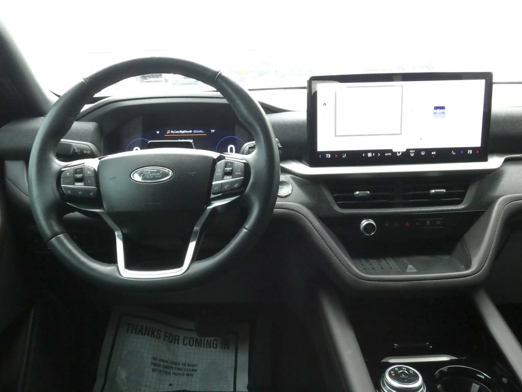 Certified 2025 Ford Explorer Platinum w/ Ultimate Package AWD/4WD image 9