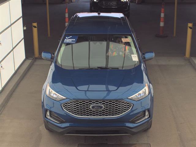 Certified 2024 Ford Edge SEL w/ Convenience Package AWD/4WD image 2