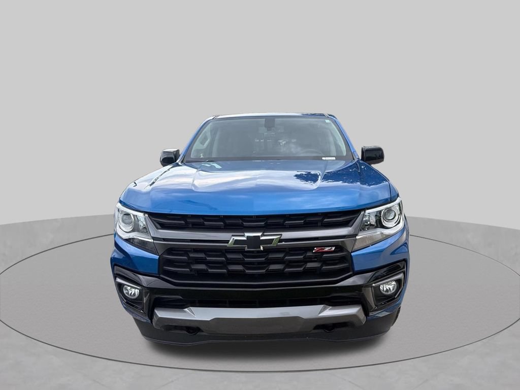 Used 2022 Chevrolet Colorado Z71 AWD/4WD image 2