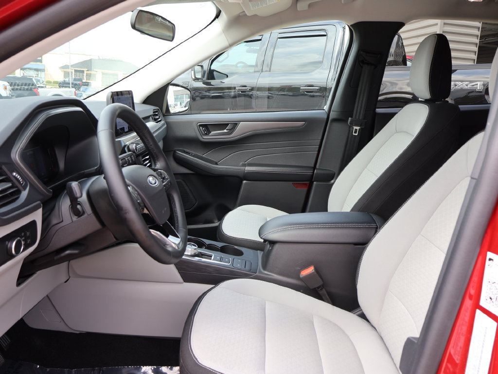Certified 2025 Ford Escape Active w/ Cold Weather Package FWD image 22
