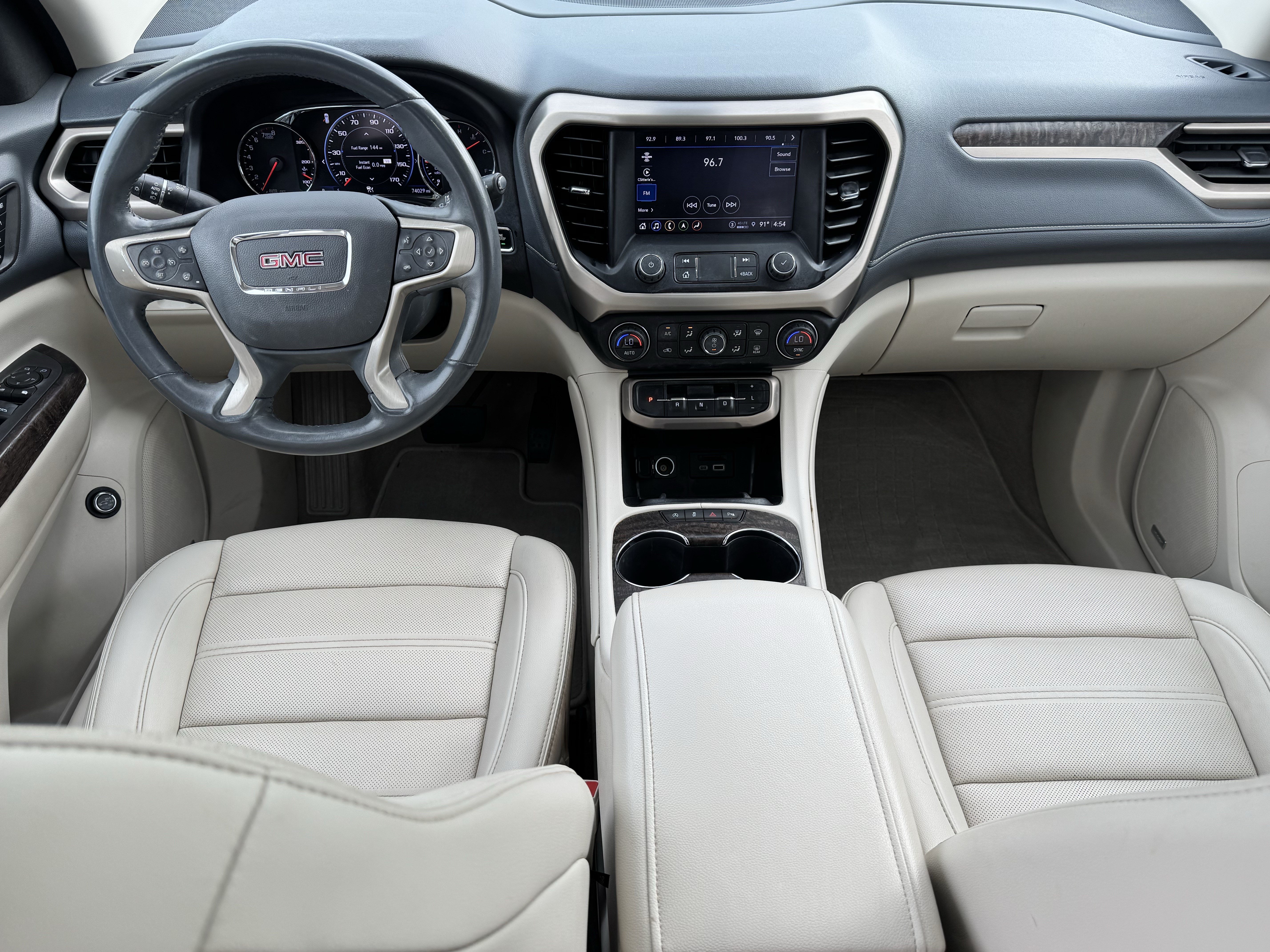 Used 2022 GMC Acadia Denali w/ Denali Ultimate Package FWD image 25