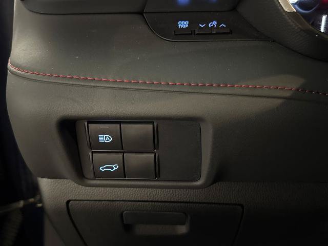 Used 2021 Toyota Highlander XSE AWD/4WD image 19