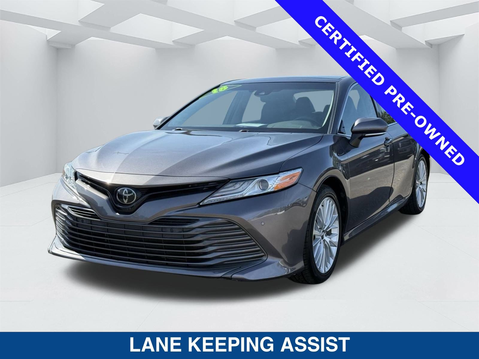Used 2018 Toyota Camry XLE image 7