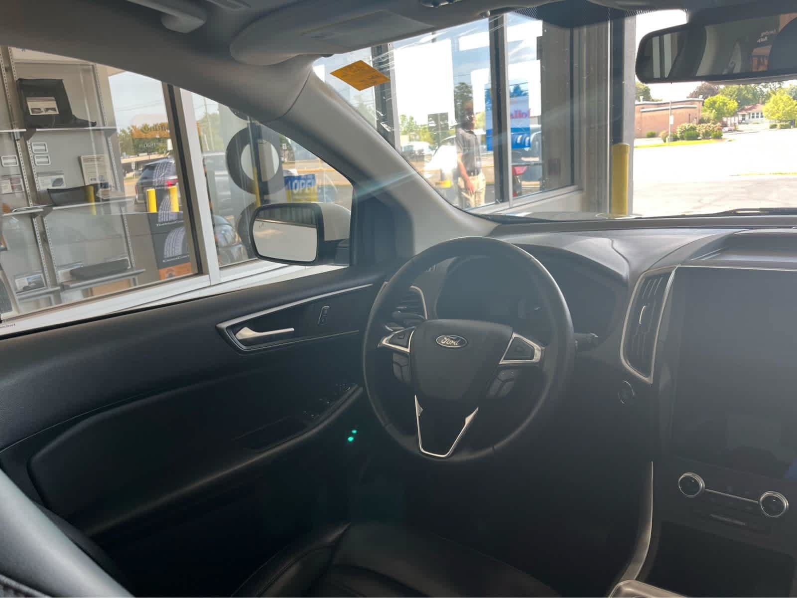 Certified 2024 Ford Edge SEL w/ Convenience Package AWD/4WD image 12