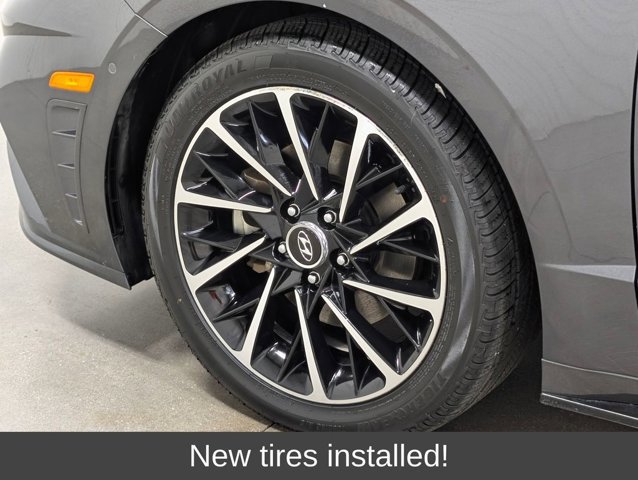 Used 2021 Hyundai Sonata Limited FWD image 2