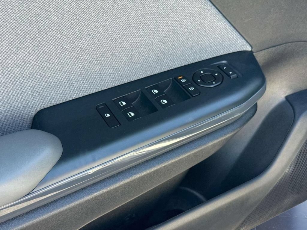 Used 2025 Kia K4 EX FWD image 19