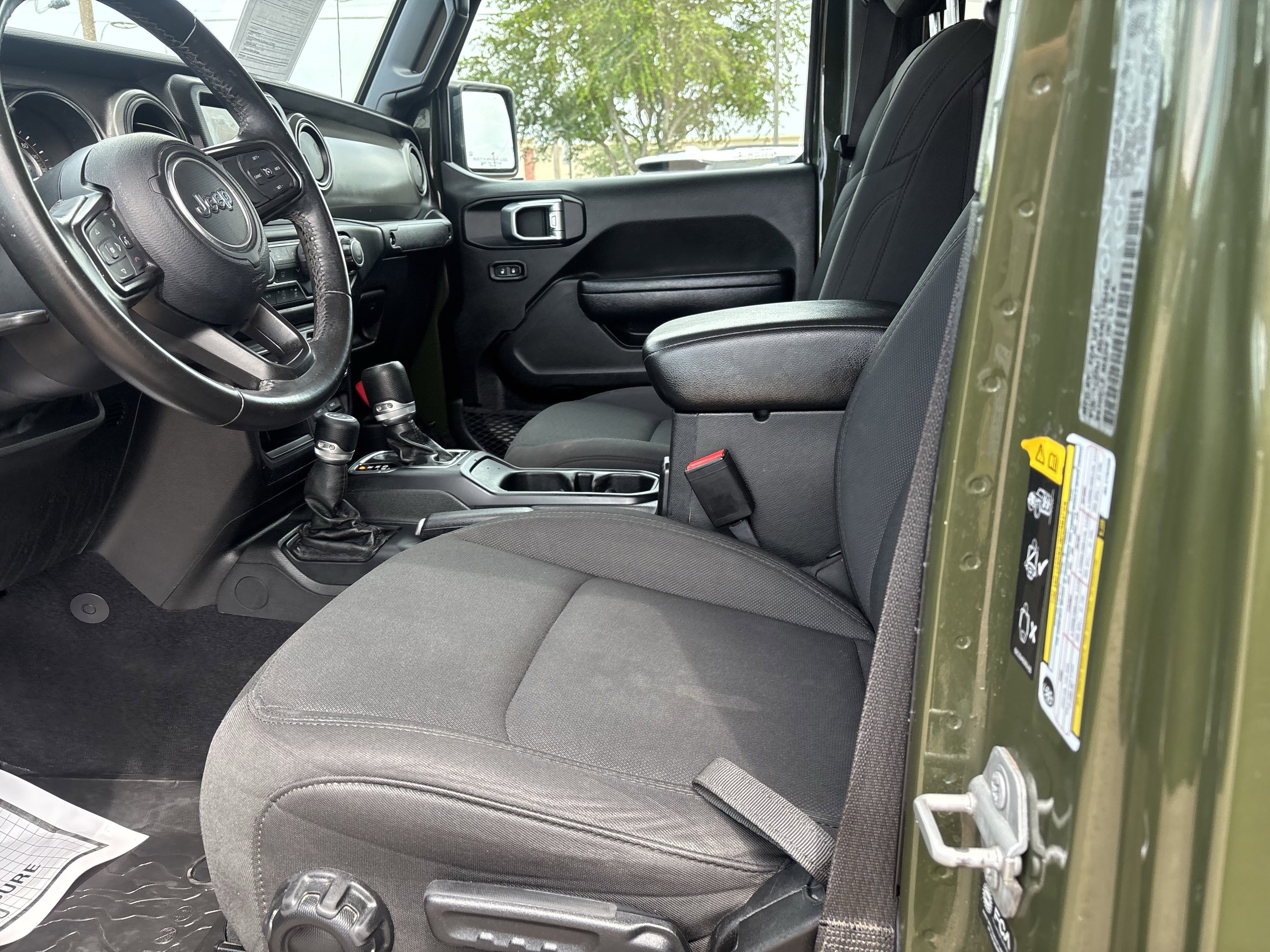Used 2022 Jeep Gladiator Sport AWD/4WD image 10
