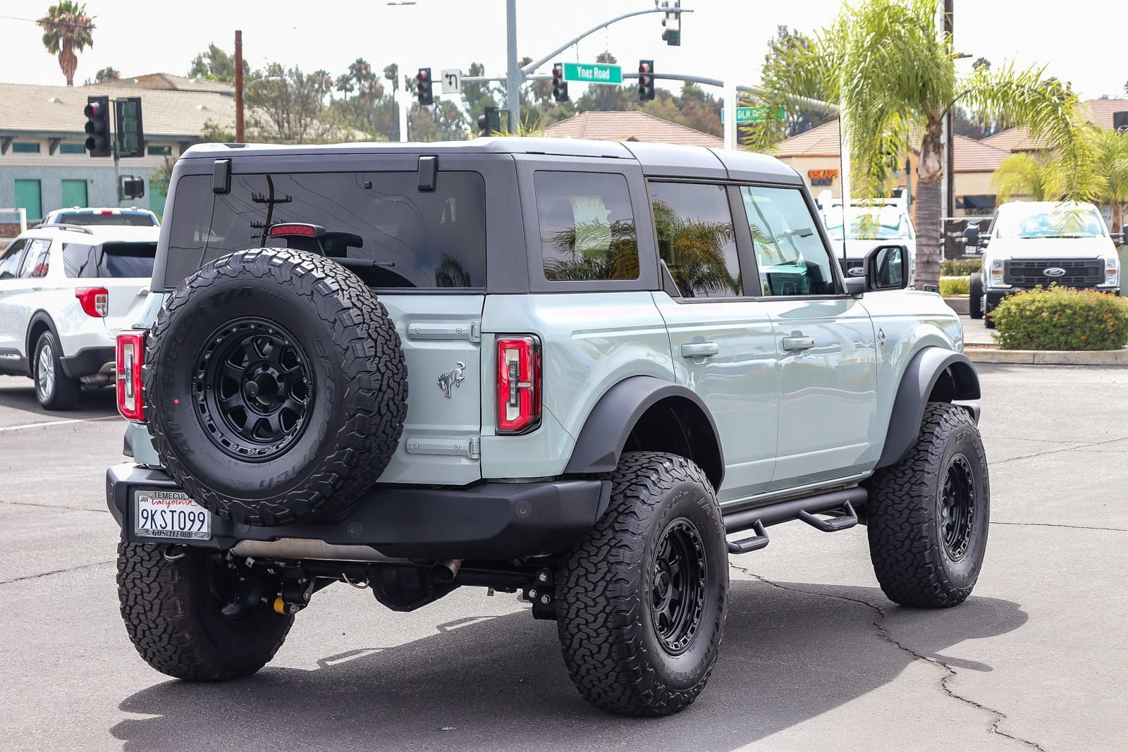 Certified 2023 Ford Bronco Outer Banks w/ Sasquatch Package AWD/4WD image 4