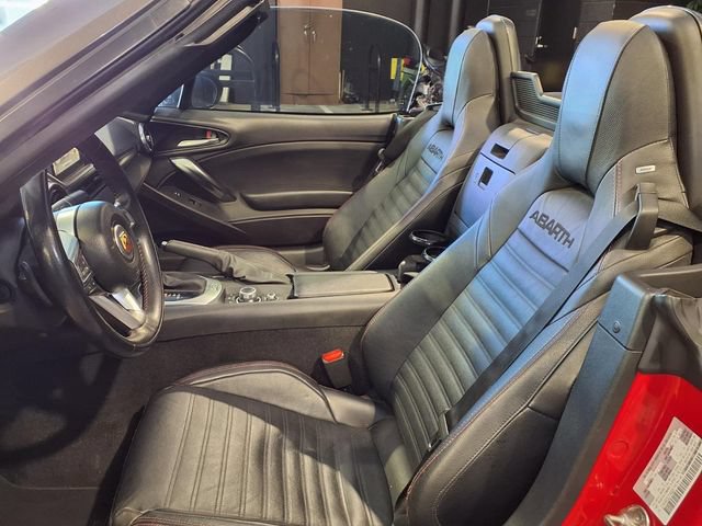 Used 2020 FIAT 124 Spider Abarth w/ Convenience Group RWD image 18