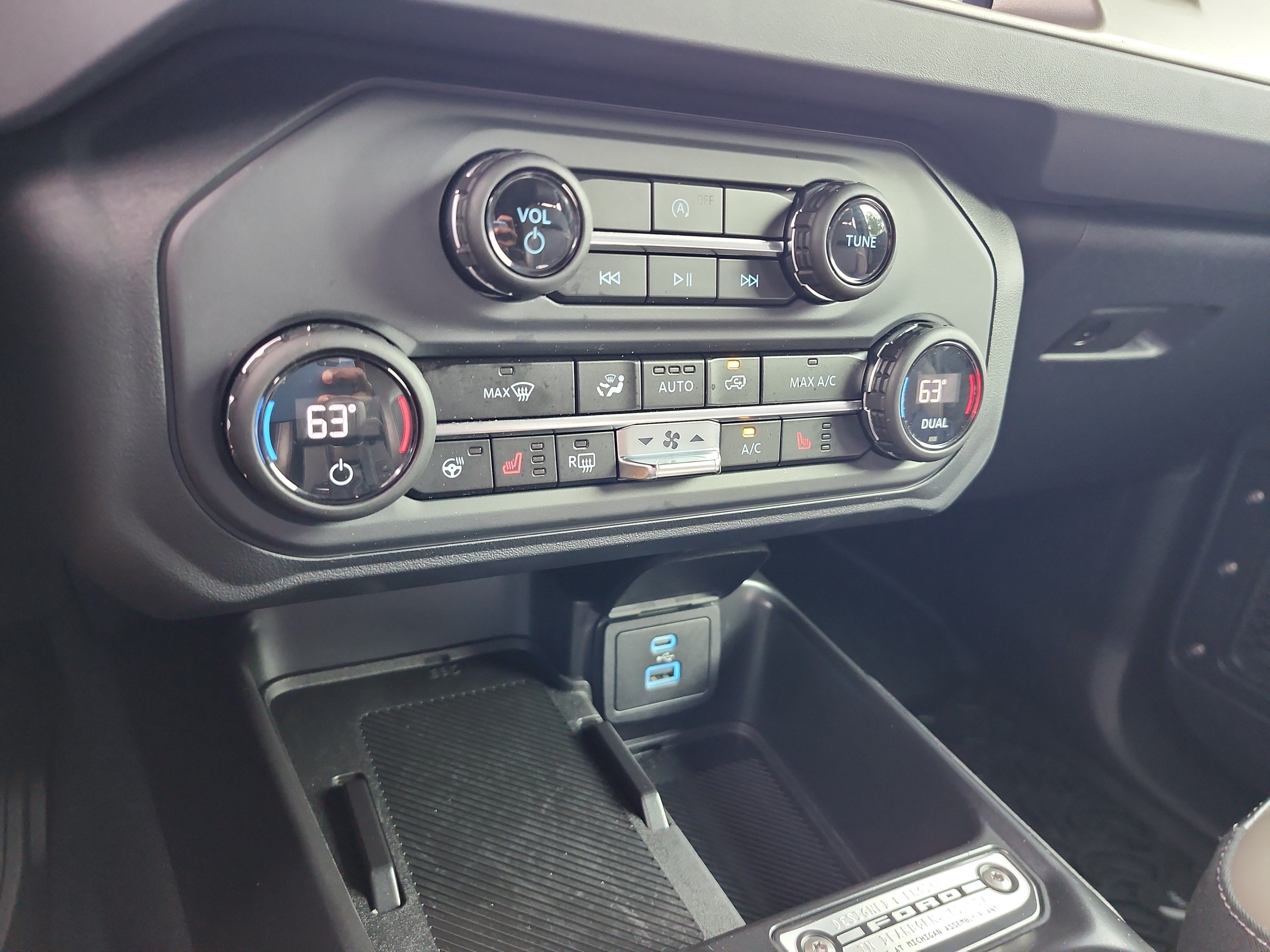 Certified 2025 Ford Bronco Outer Banks AWD/4WD image 31