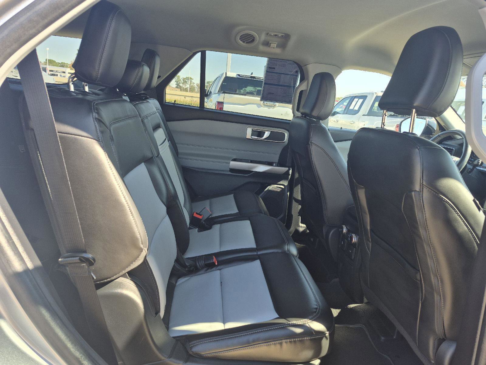 Certified 2022 Ford Explorer XLT w/ Equipment Group 202A image 28