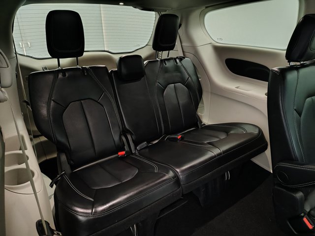 Used 2024 Chrysler Pacifica Touring-L FWD image 28