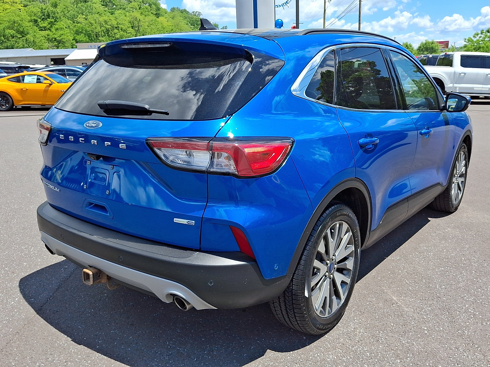 Certified 2020 Ford Escape Titanium w/ Titanium Premium Package 2.0 AWD/4WD image 10