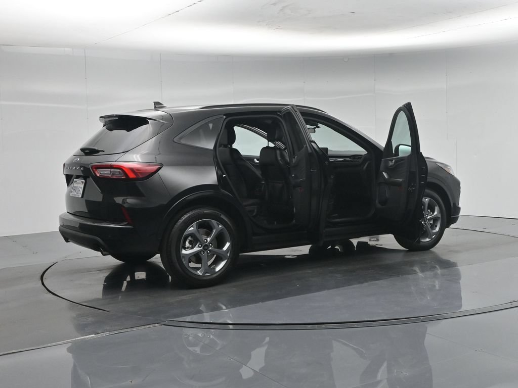 Certified 2023 Ford Escape ST-Line w/ Tech Pack #1 FWD image 6