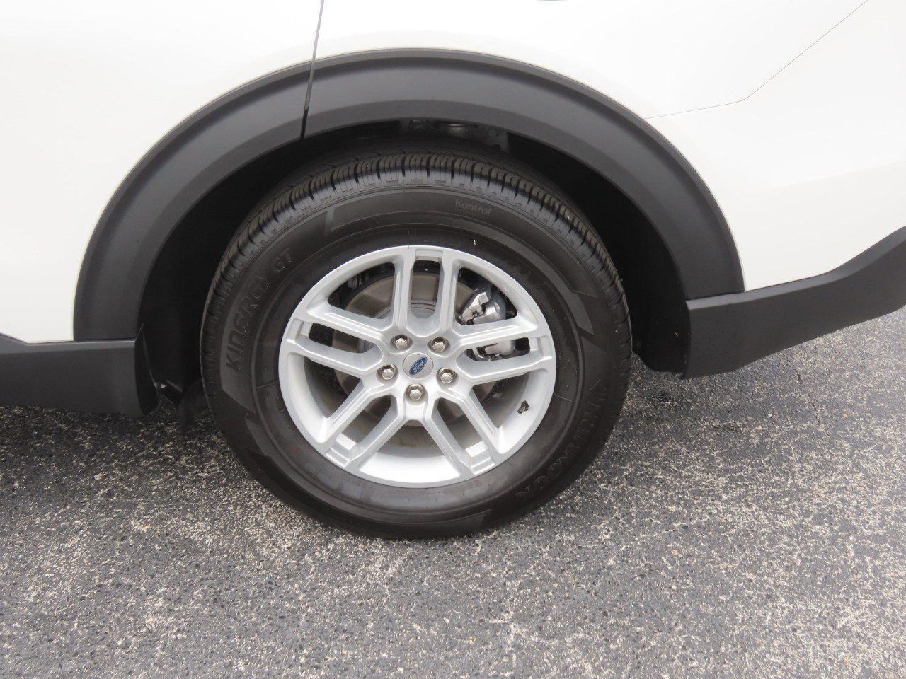 Certified 2025 Ford Explorer Active RWD image 18