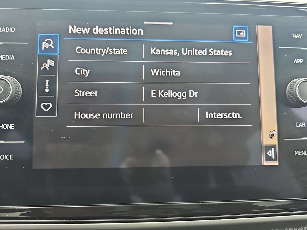 Used 2022 Volkswagen Atlas SEL R-Line AWD/4WD image 21