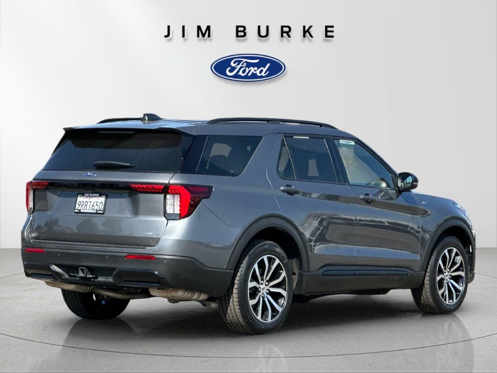 Certified 2025 Ford Explorer ST-Line AWD/4WD image 5