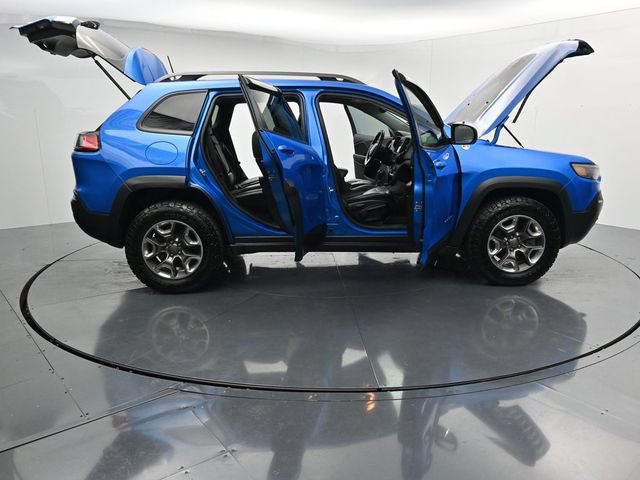 Used 2019 Jeep Cherokee Trailhawk w/ Comfort/Convenience Group AWD/4WD image 39