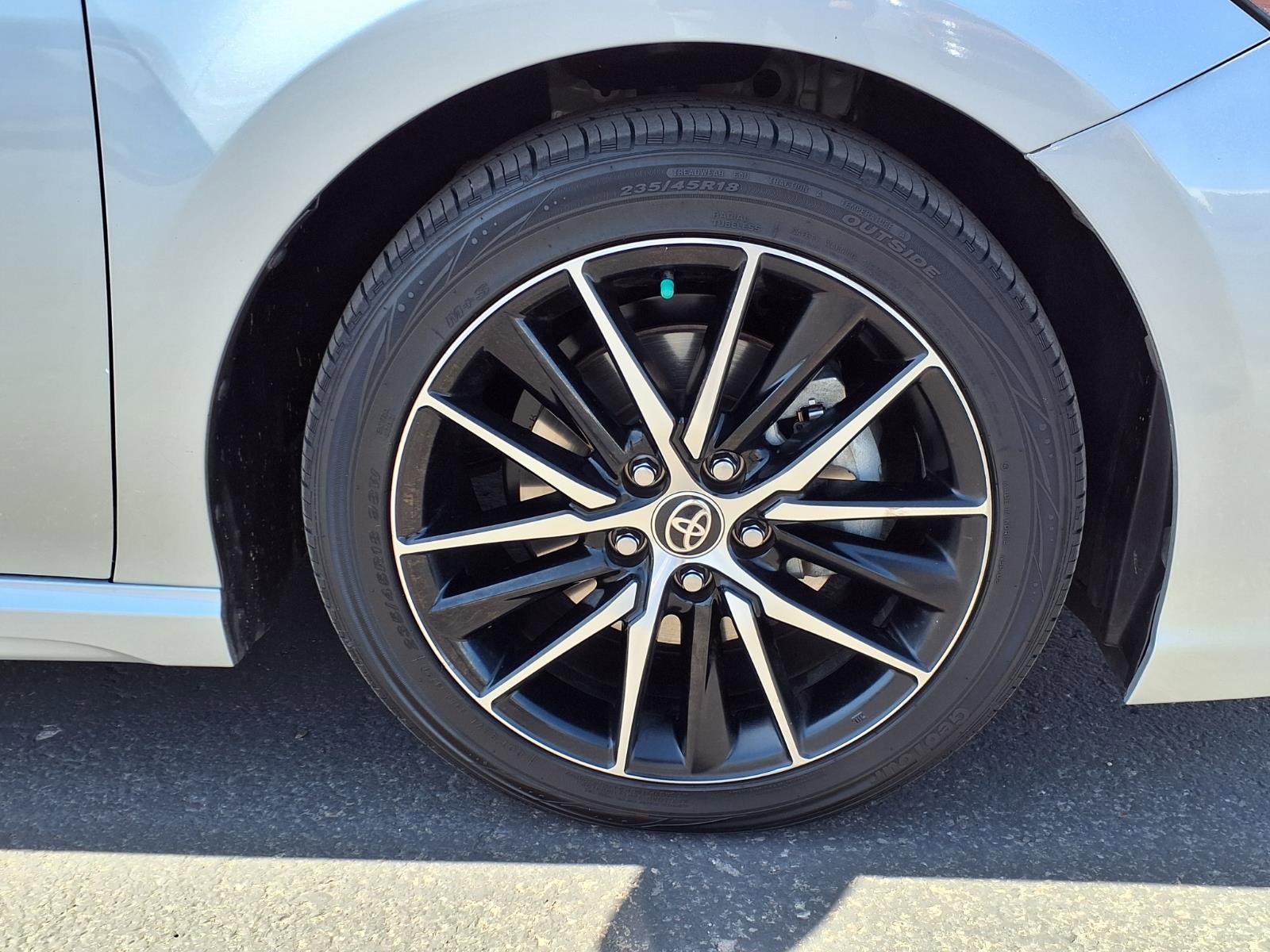 Used 2022 Toyota Camry SE w/ Convenience Package FWD image 9