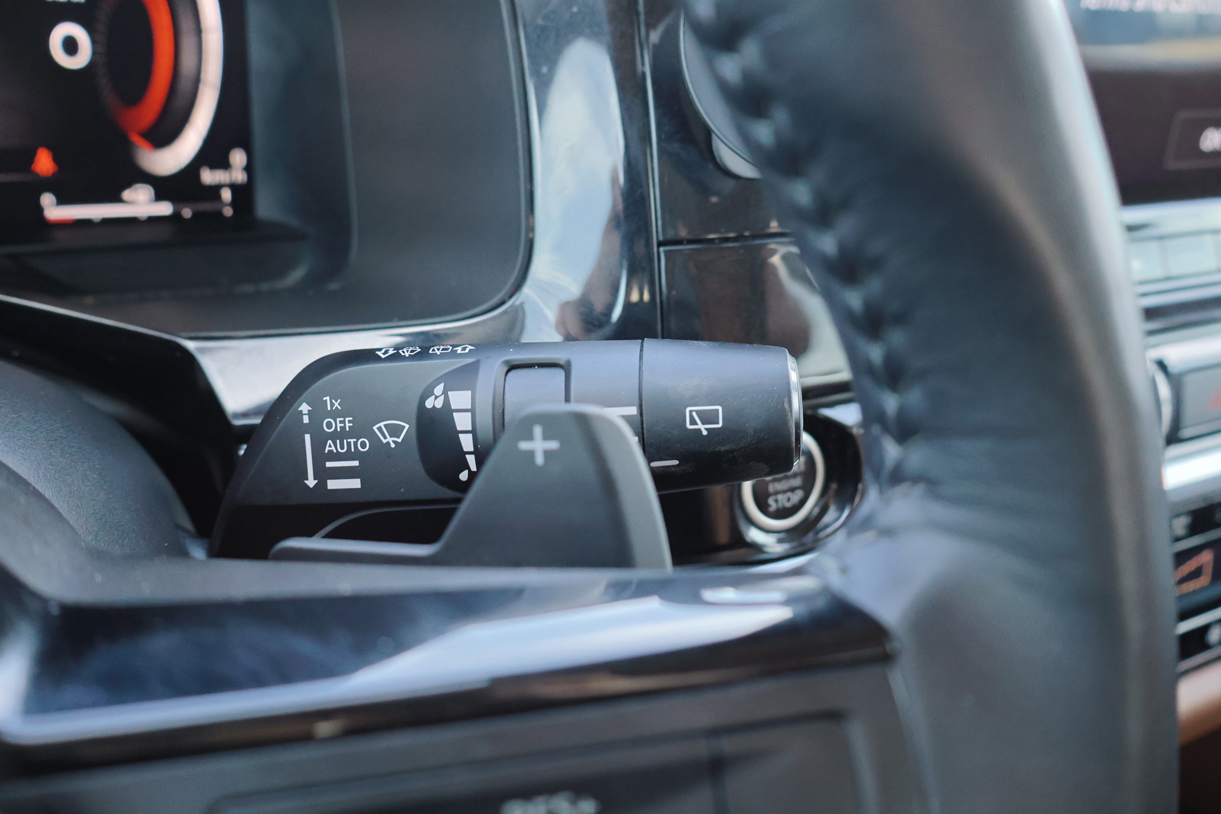 Used 2022 Nissan Pathfinder Platinum w/ Cargo Package image 22