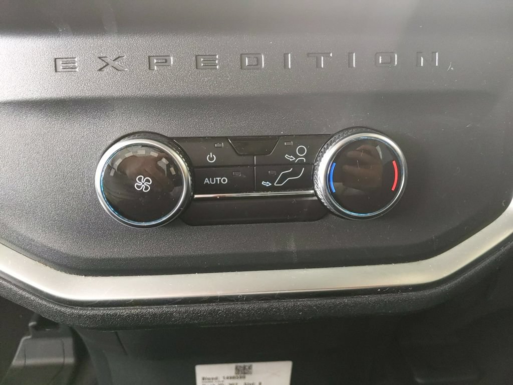 Certified 2025 Ford Expedition Active AWD/4WD image 16