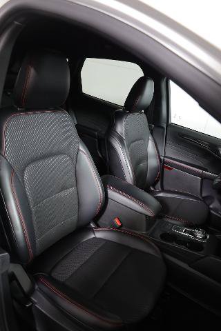 Certified 2024 Ford Escape ST-Line AWD/4WD image 10