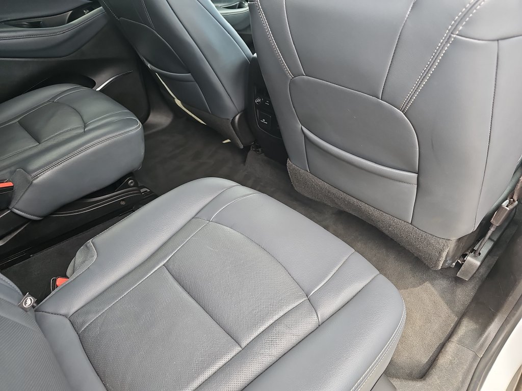 Used 2022 Buick Enclave Premium FWD image 11