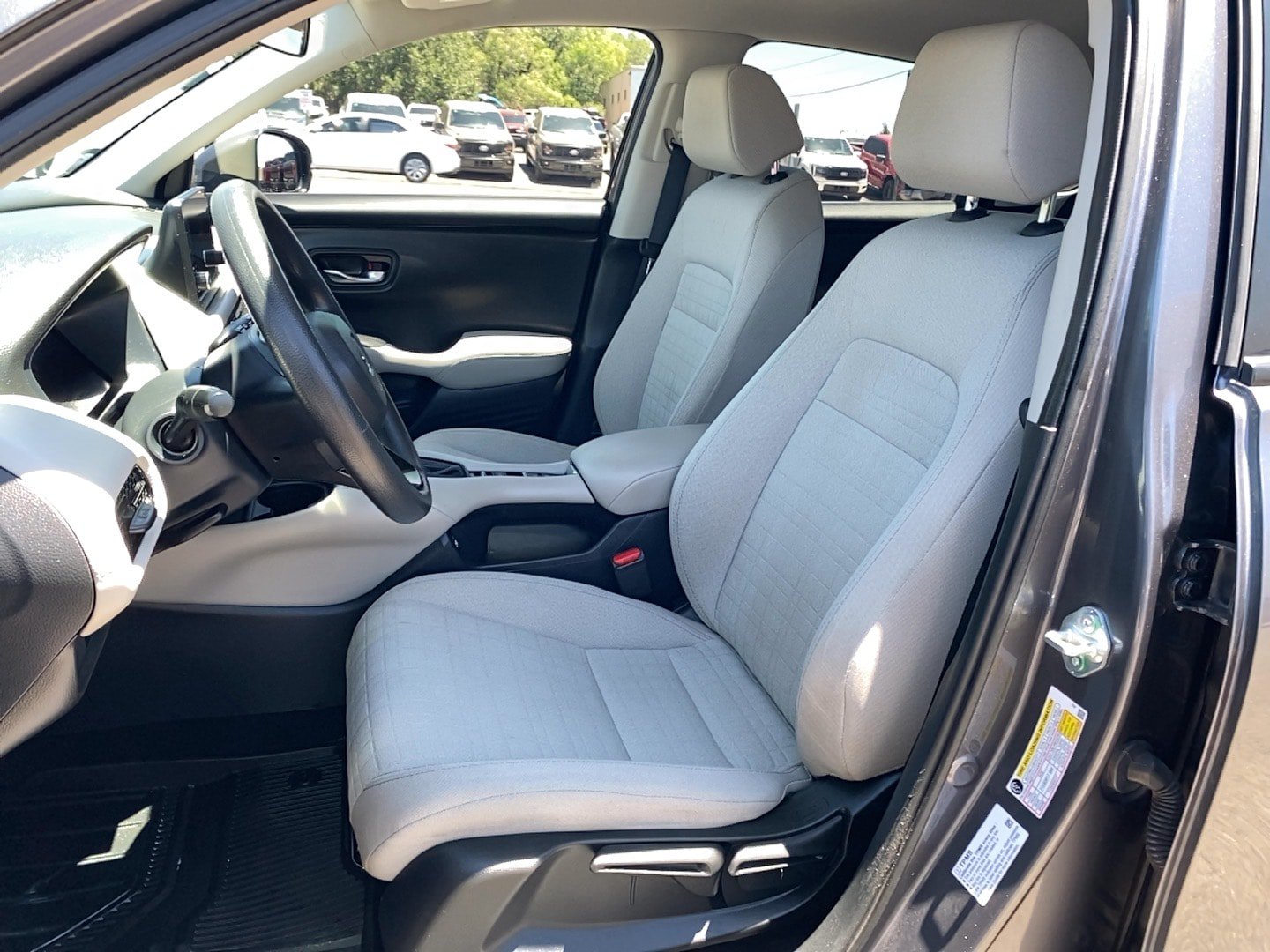 Used 2023 Honda HR-V LX image 11