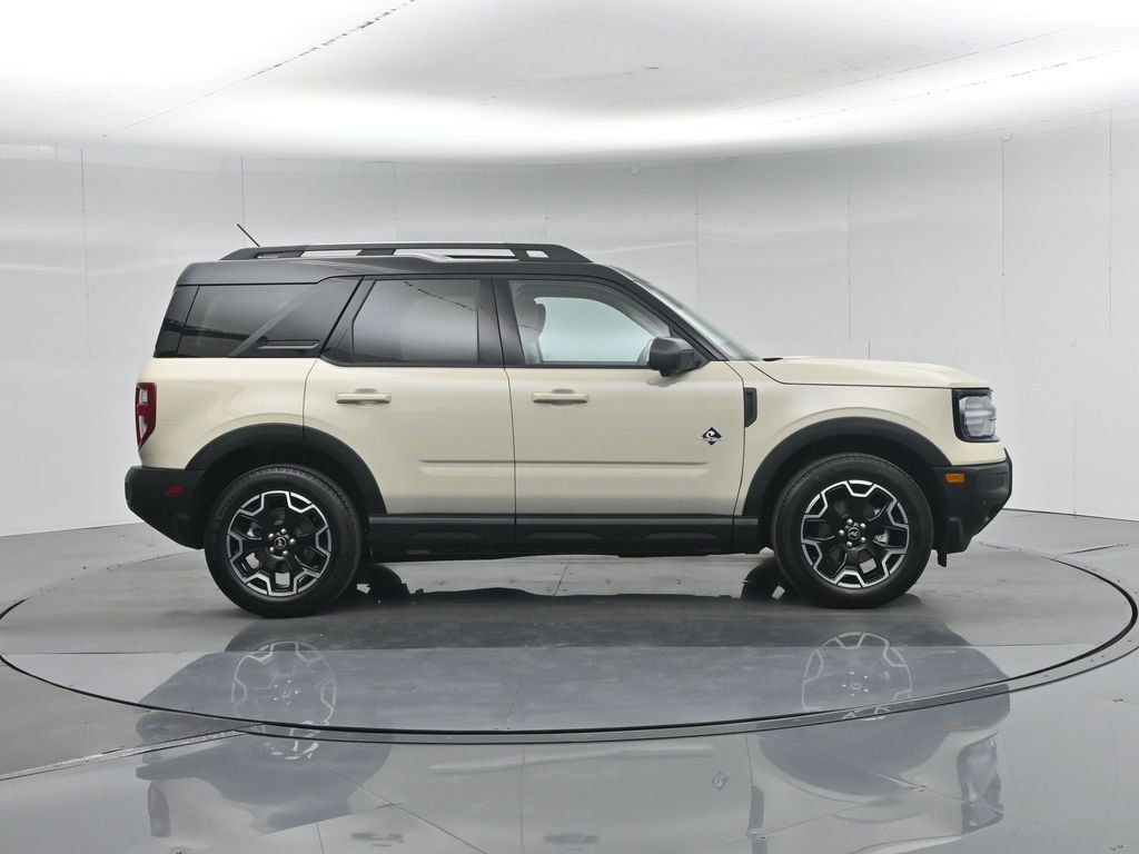 Certified 2025 Ford Bronco Sport Outer Banks w/ Outer Banks Tech Package+ AWD/4WD image 28