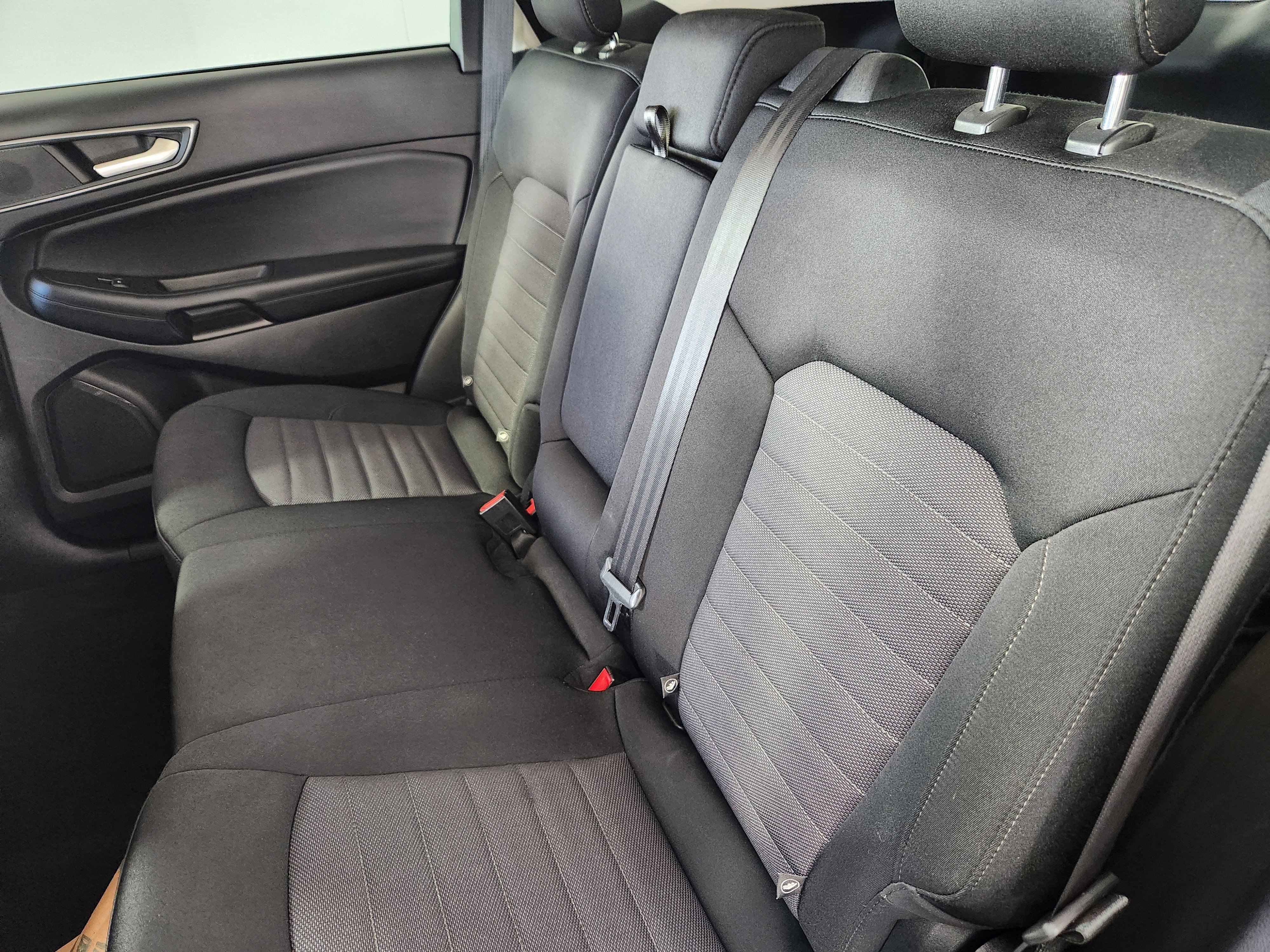 Certified 2021 Ford Edge SE image 14