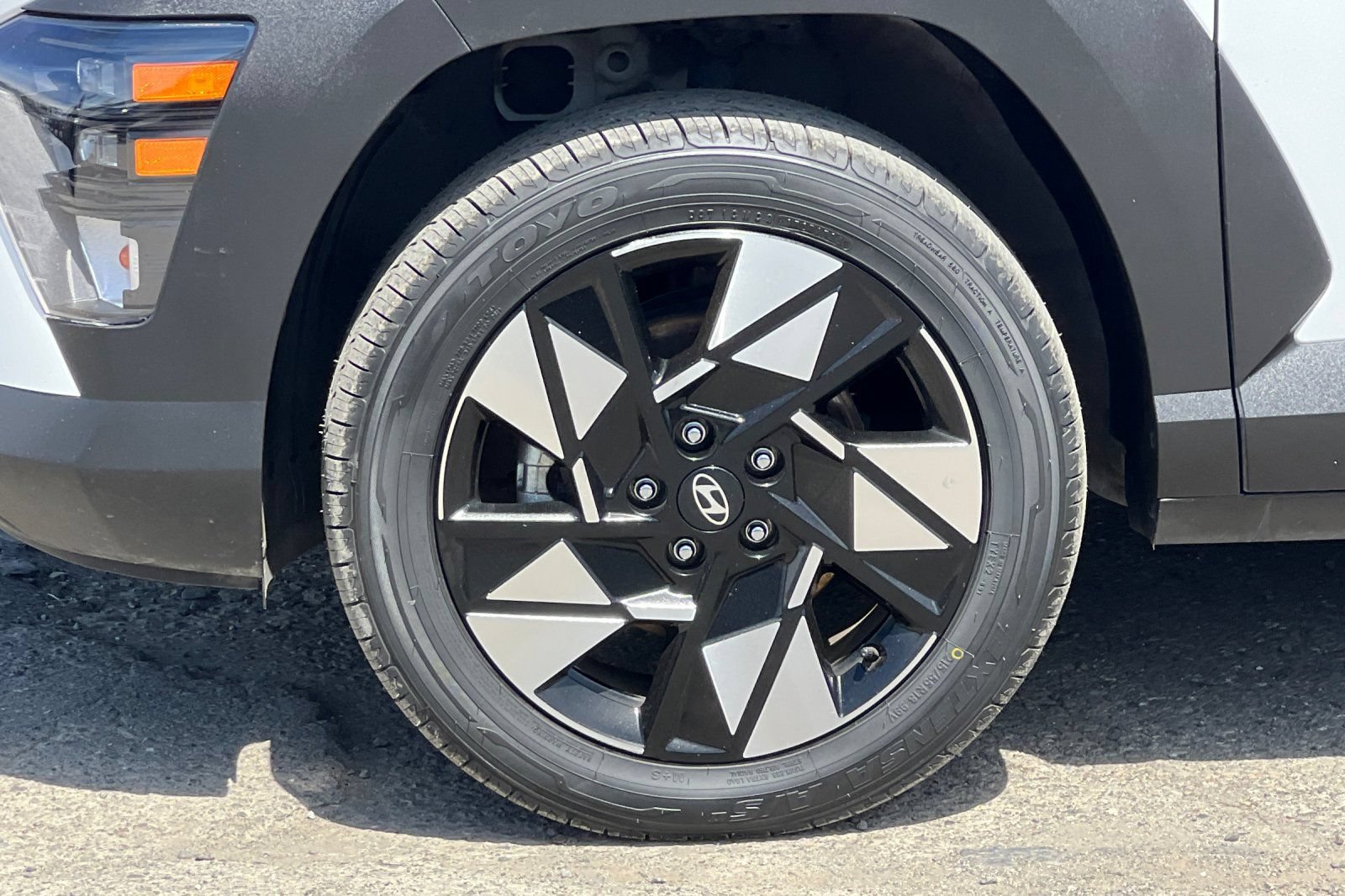Used 2024 Hyundai Kona SEL AWD/4WD image 28