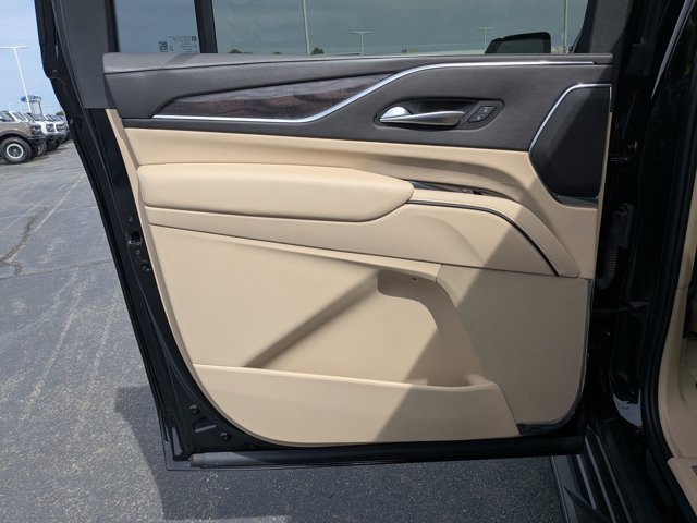 Used 2023 Cadillac Escalade ESV Premium Luxury image 26