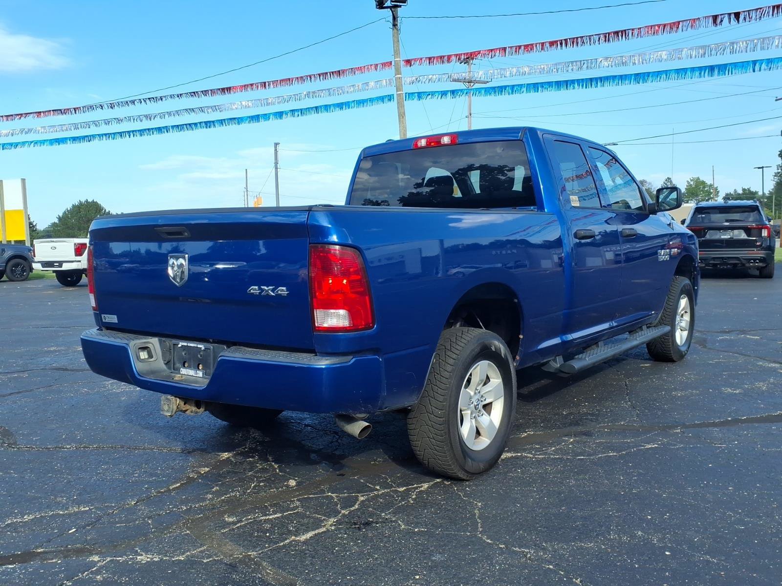 Used 2018 RAM 1500 Express AWD/4WD image 11