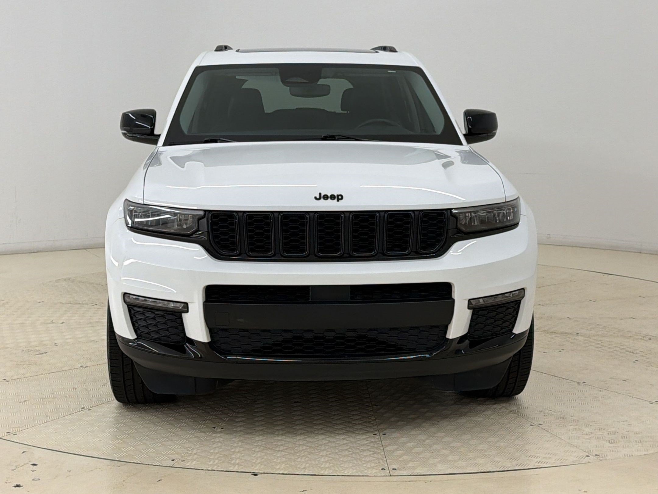 Used 2022 Jeep Grand Cherokee L Limited w/ Black Appearance Package AWD/4WD image 6