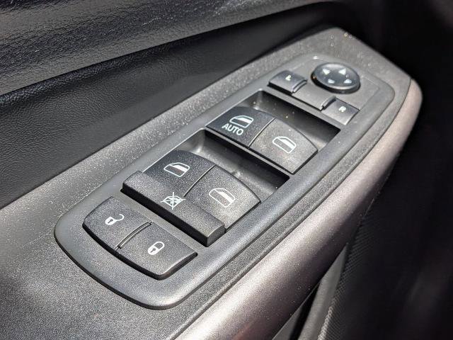 Used 2019 Jeep Cherokee Latitude w/ Popular Appearance Group FWD image 22