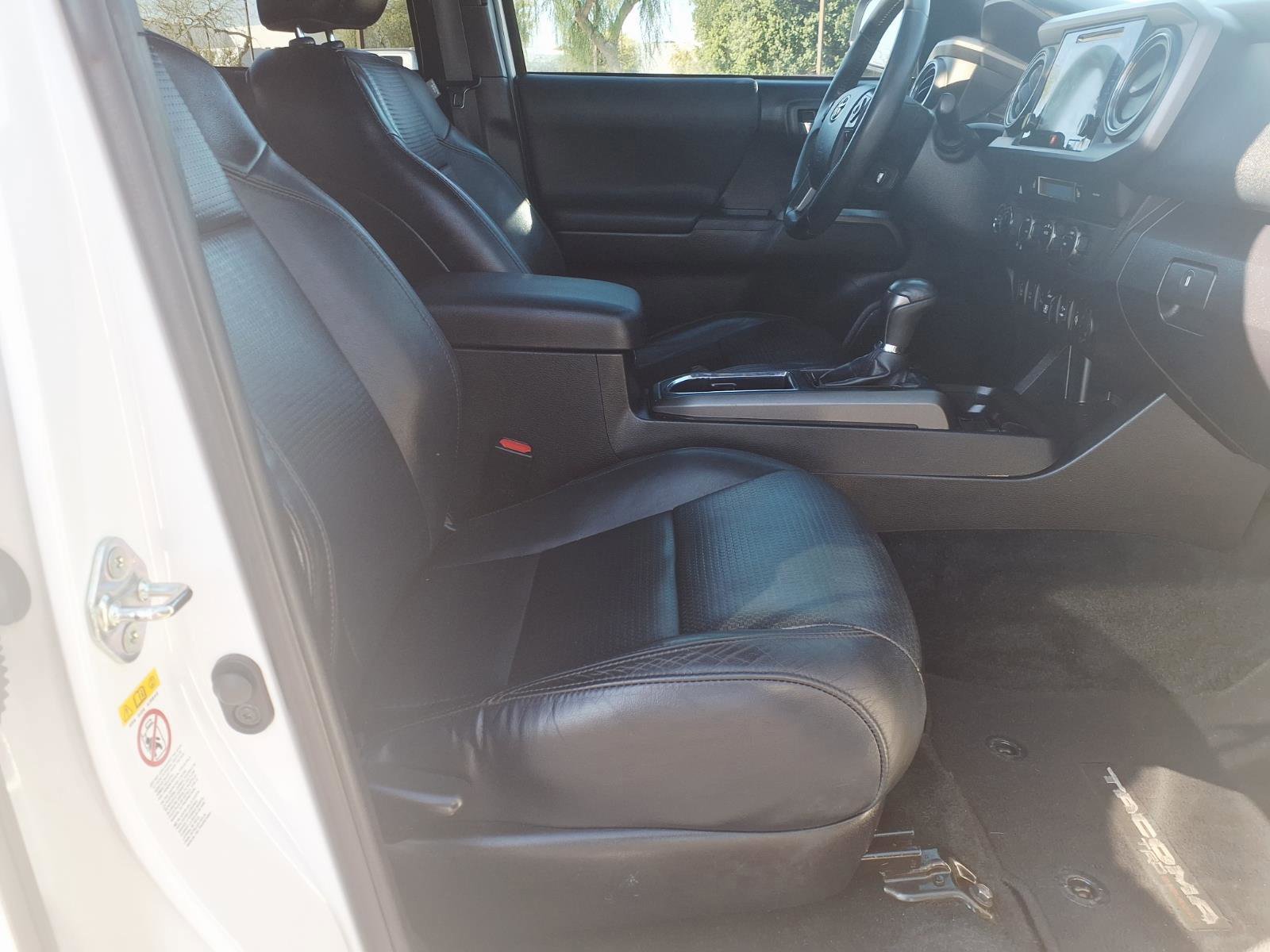 Used 2019 Toyota Tacoma TRD Off-Road image 11