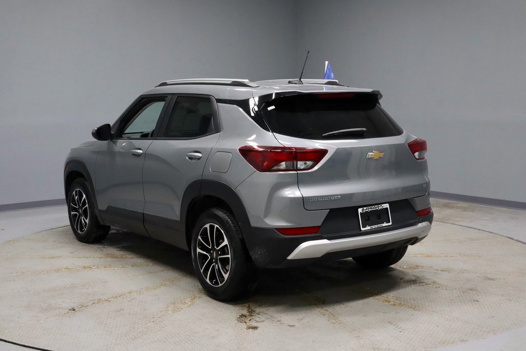 Used 2025 Chevrolet TrailBlazer LT image 3