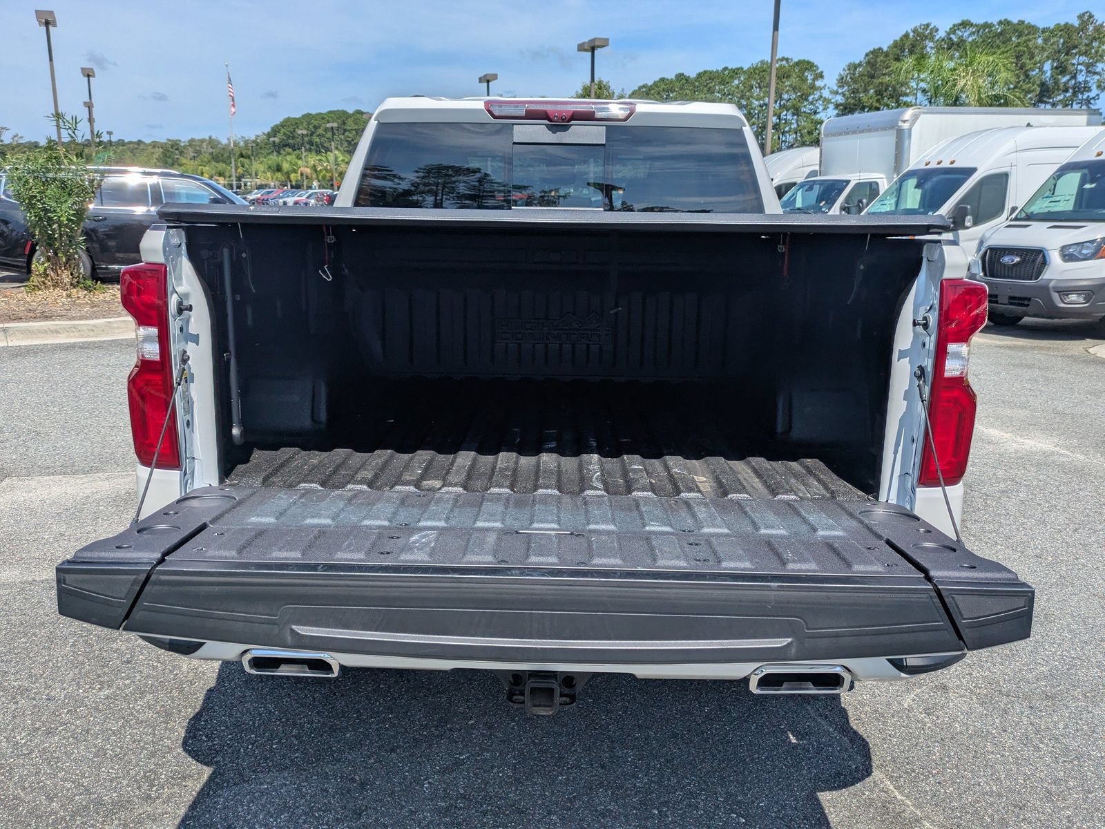 Used 2024 Chevrolet Silverado 1500 High Country w/ High Country Premium Package AWD/4WD image 5