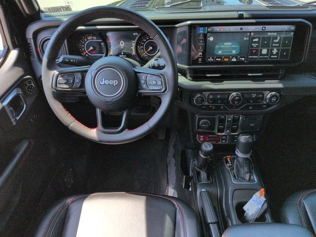 Used 2024 Jeep Wrangler Unlimited Rubicon w/ Convenience Group AWD/4WD image 18