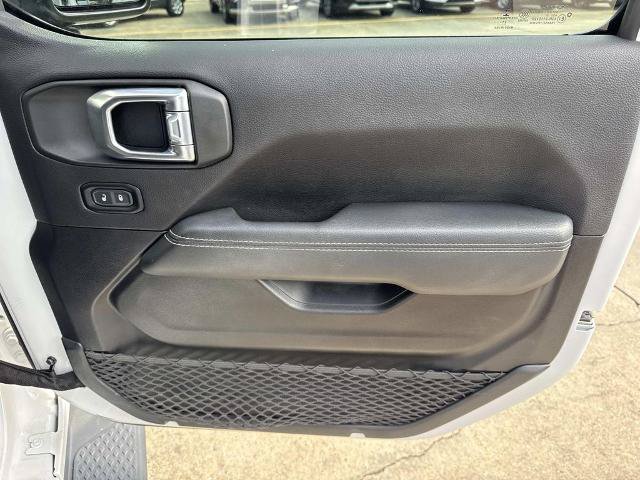 Used 2021 Jeep Gladiator Overland w/ Popular Equipment Package AWD/4WD image 11