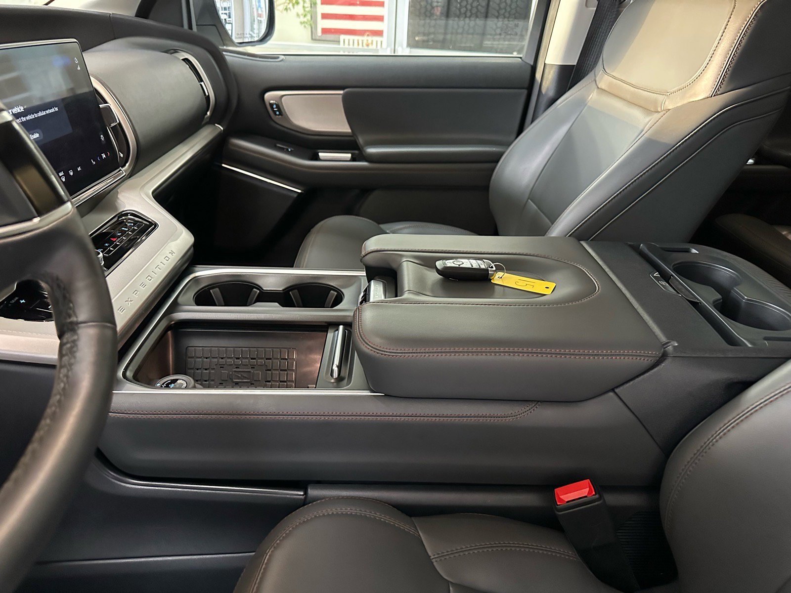 Certified 2025 Ford Expedition Active image 22